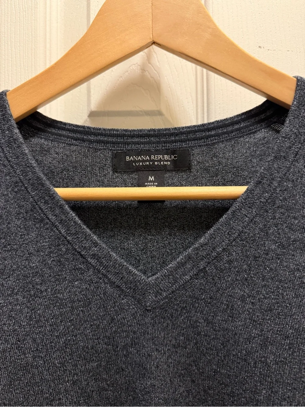 Banana Republic Men's Dark Charcoal V-Neck Sweater Size M